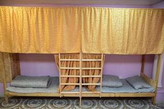 Хостелы RB Hostel Алматы Спальное место на двухъярусной кровати в общем номере для мужчин-6