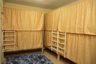 Хостелы RB Hostel Алматы Спальное место на двухъярусной кровати в общем номере для мужчин-7